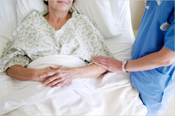 Study Shows Nurses Have Positive Impact with End-of-Life Care  