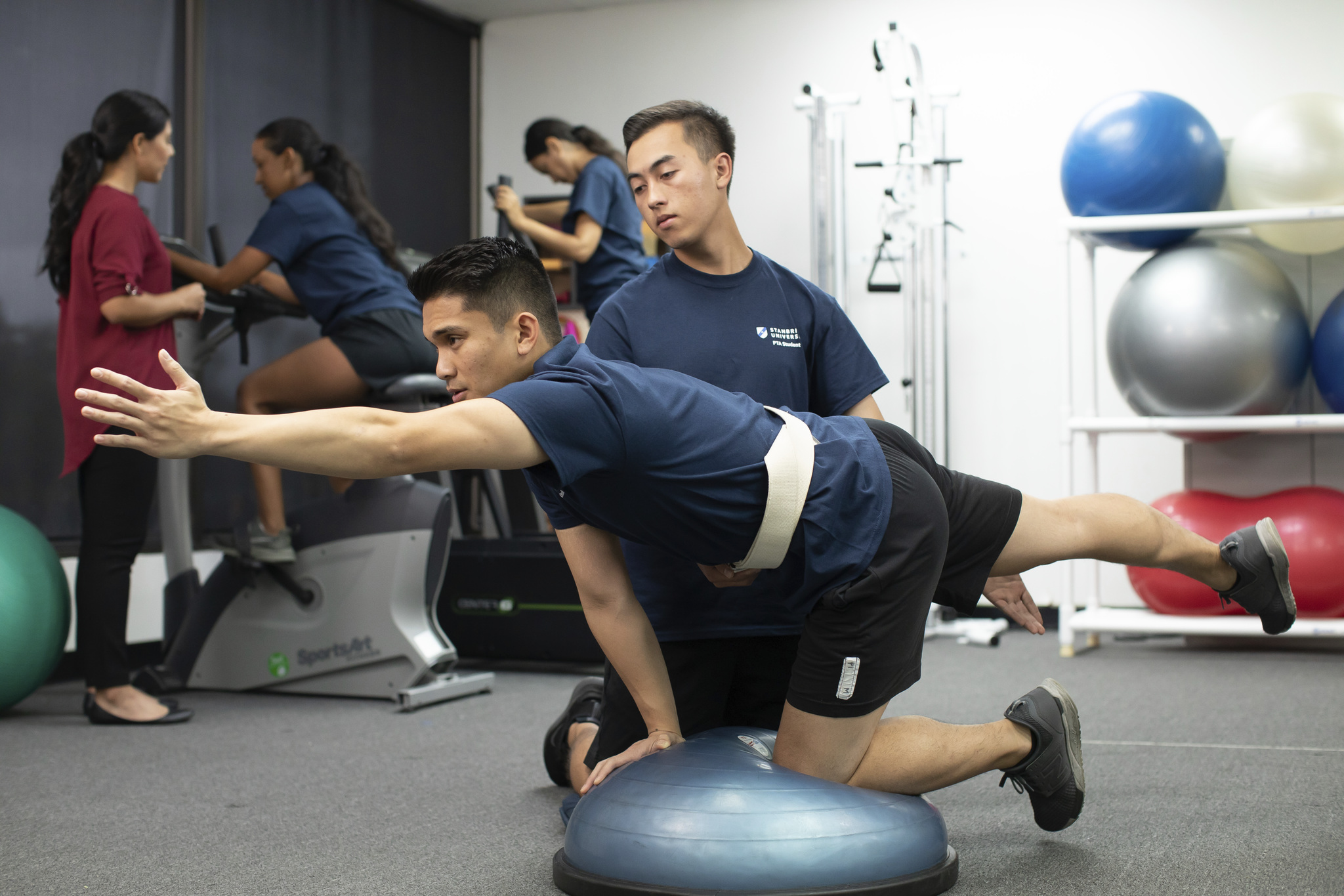 What Types of Patients Do Physical Therapist Assistants Work With? What Types of Patients Do Physical Therapist Assistants Work With?